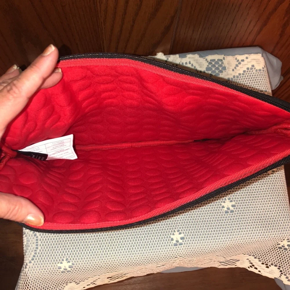 NEW LISTING! Laptop Case